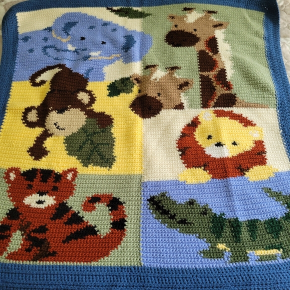 BEAUTIFUL HANDMADE KNIT APHGAN BLANKET ANIMAL THEME SIZE 37.5" X 35" - Picture 2 of 11